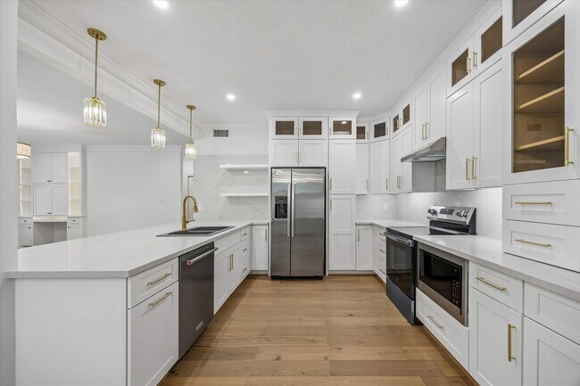 Building Photo - 201 Litchfield Ln