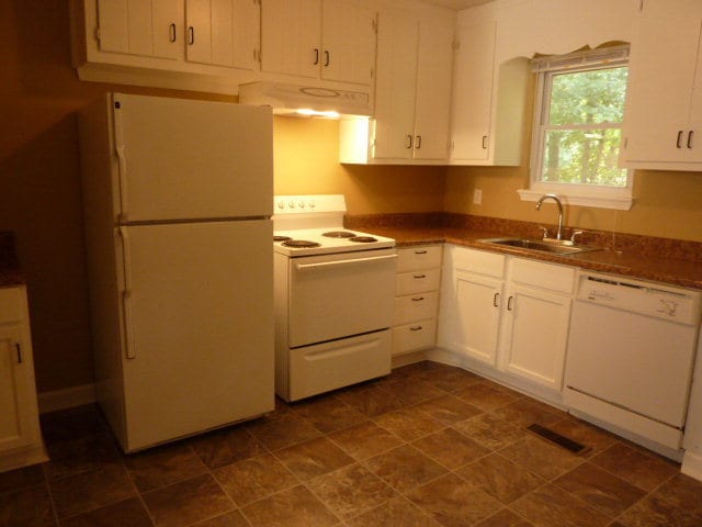 Building Photo - 1170 Kings Mill Run N