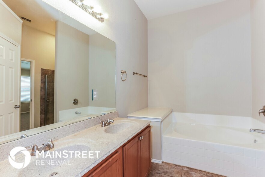 Building Photo - 1723 Katrina Ln