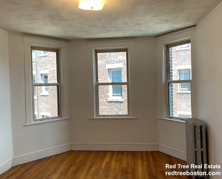 Building Photo - 11 Scottfield Rd