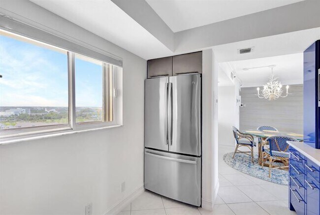 Building Photo - 300 Ocean Trail Way