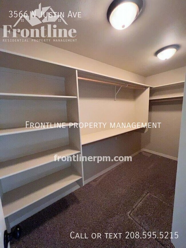 Building Photo - 3566 N Justin Ave