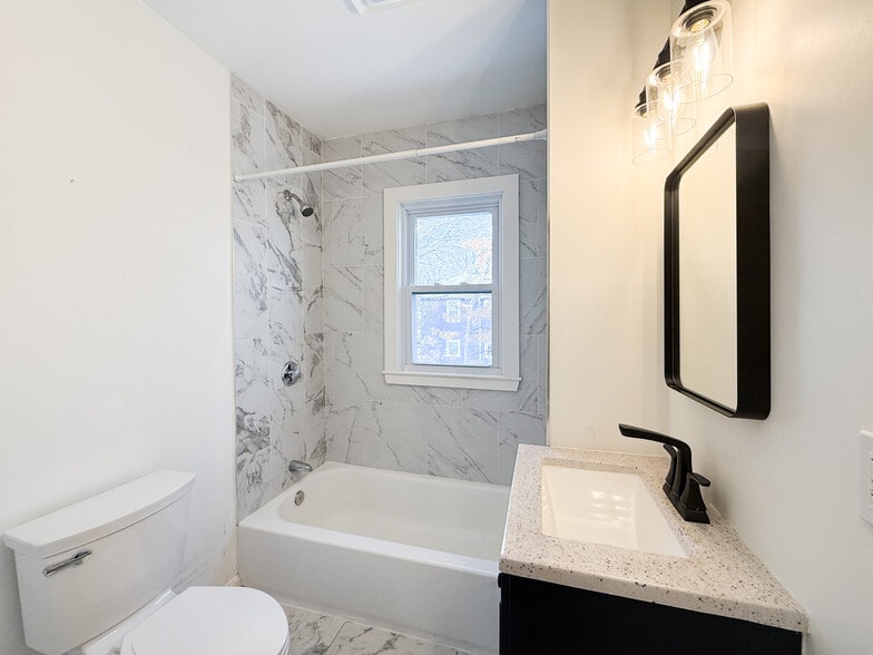 Building Photo - 57 Rexford St