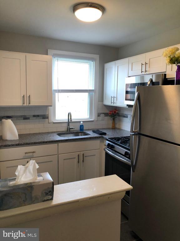 Building Photo - 8726 Marsden St