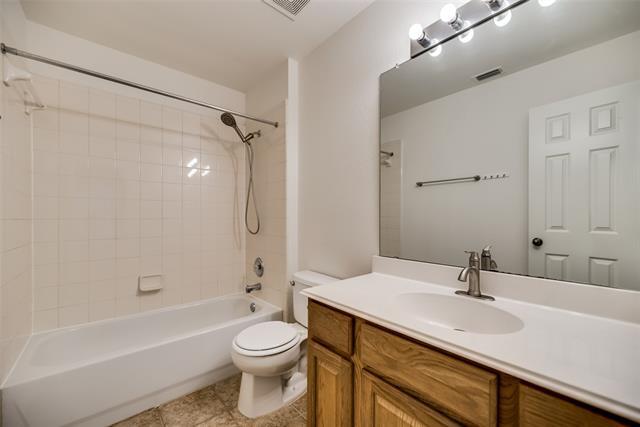 Building Photo - 819 Rushmore Dr