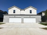 Building Photo - 821 S Benchmark Ln