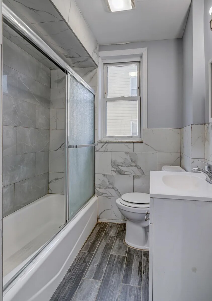 Building Photo - 25 Bartholdi Ave