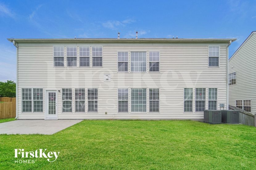 Building Photo - 10435 Olde Ivy Way