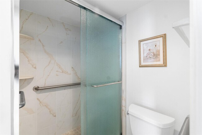 Building Photo - 5200 N Ocean Blvd