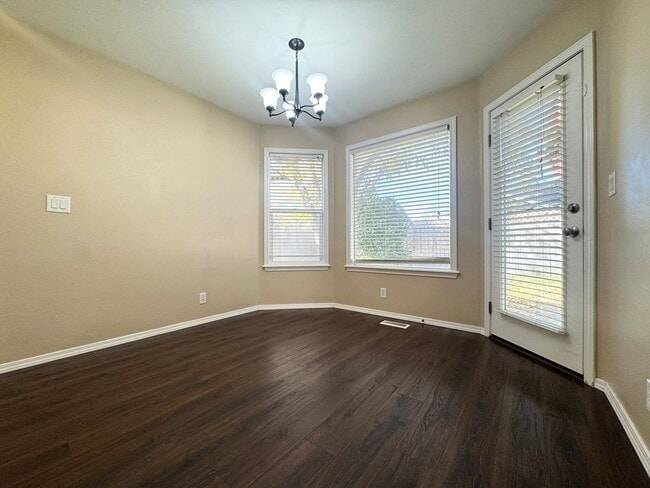 Building Photo - Modern and Updated 3bd/2b Home for Rent in...