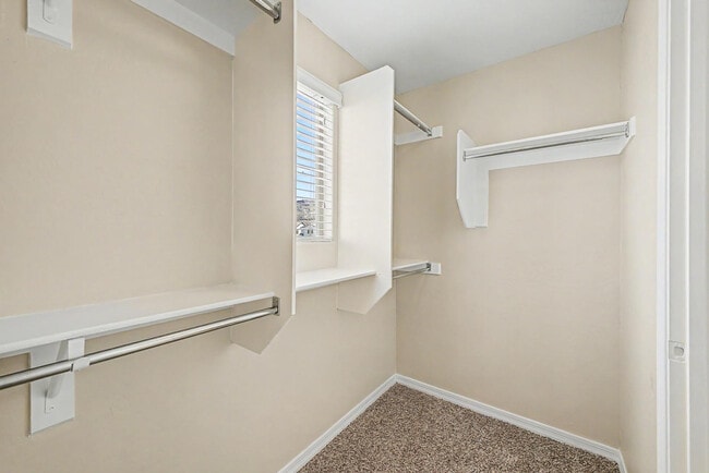 Building Photo - 26616 N Babbling Brook Dr