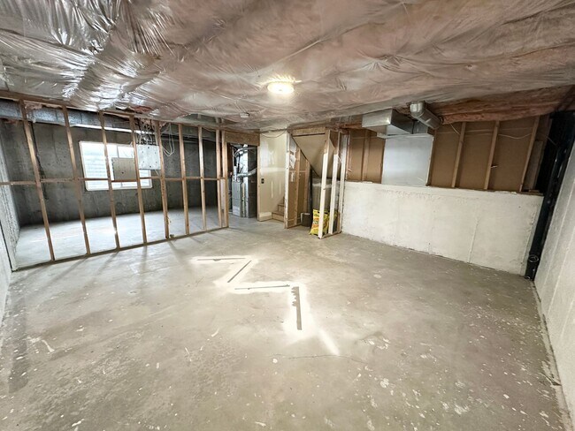 Building Photo - 4 Bed/ 3 Bathroom house in West Jordan