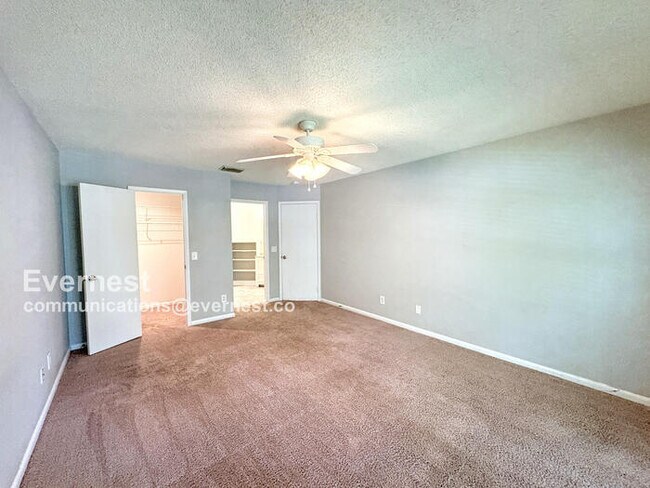 Building Photo - 9705 Cypress Shadow Ave