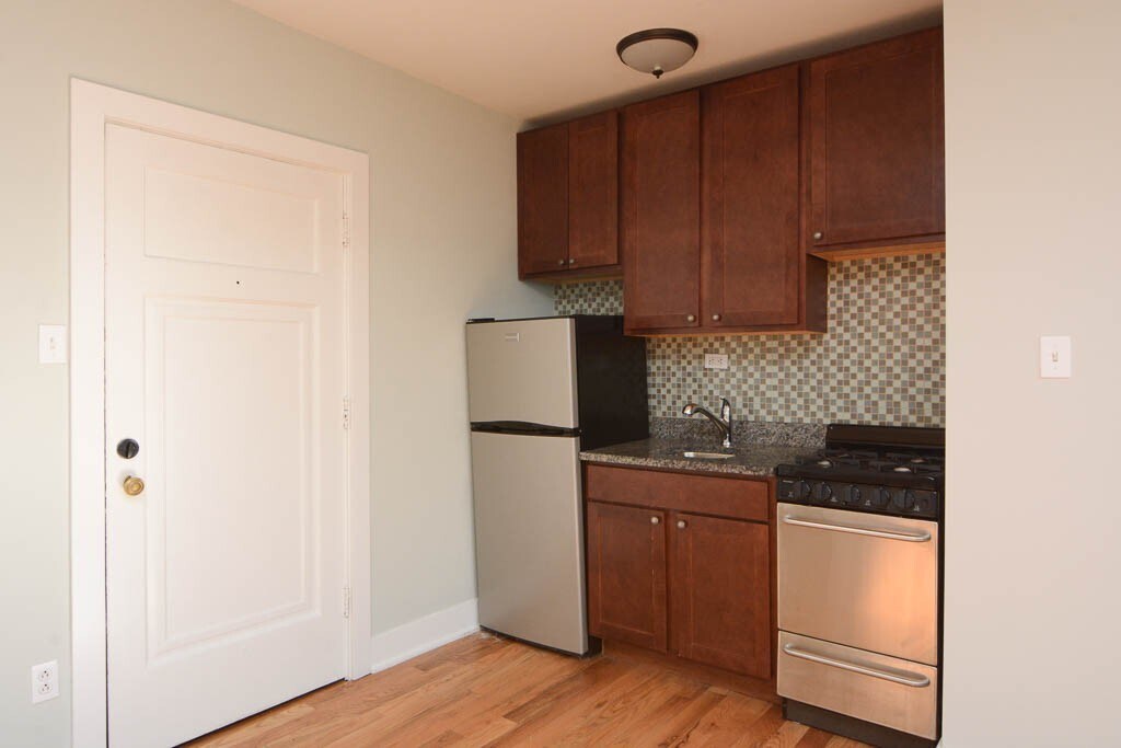 Building Photo - 4349 N Damen