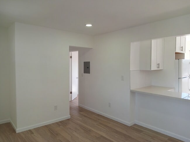 Building Photo - 48 Lester Avenue