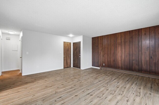 Building Photo - 3106 E 27th Ave