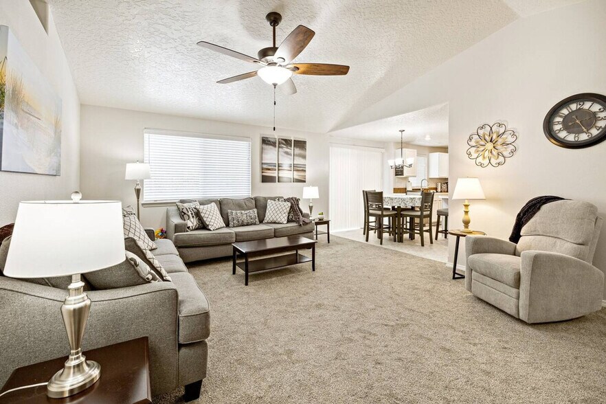 Building Photo - 623 Autumn Pl