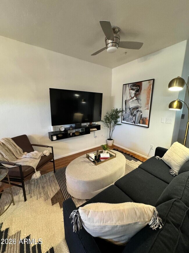 Building Photo - 2423 E Autumn Flower Dr