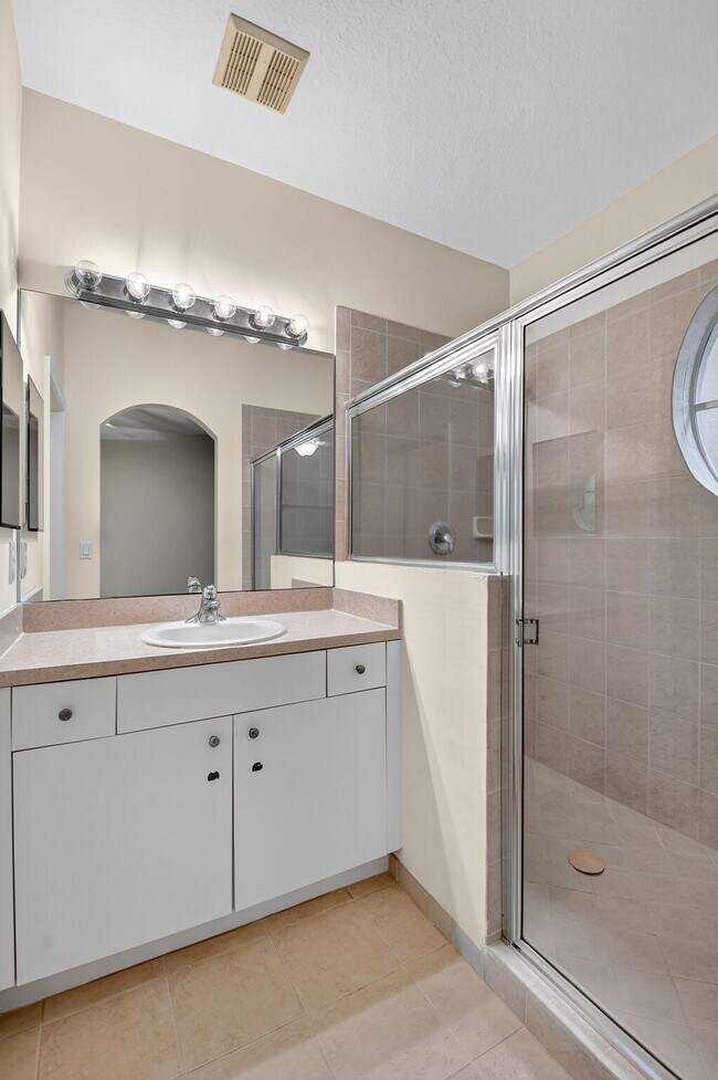 Building Photo - 2947 Hope Valley St