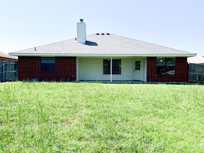 Building Photo - Available NOW!!!! Open floor plan features living room with fireplace, dining area, and large kit...