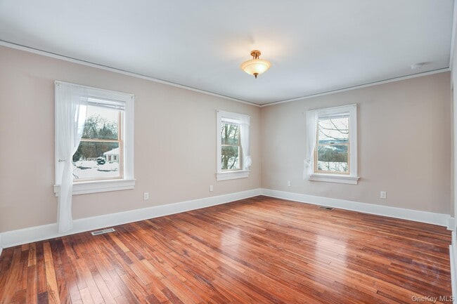 Building Photo - 18 Ketcham Dr