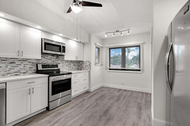 Building Photo - 7894 Granada Pl