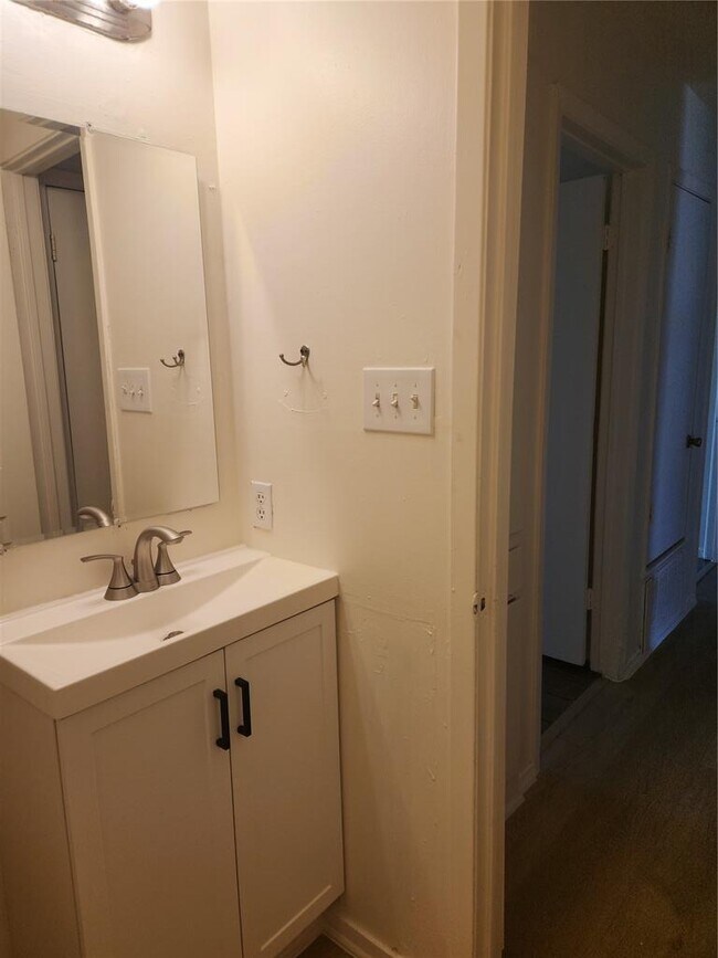 Building Photo - 905 Fieldwood Dr