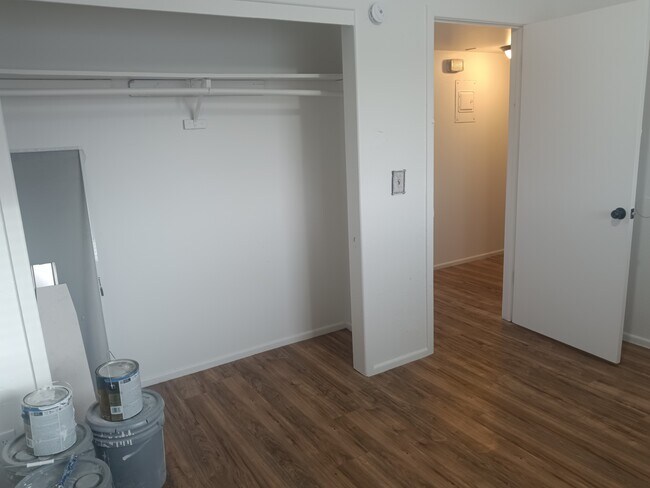 Building Photo - 6245 Margray Dr