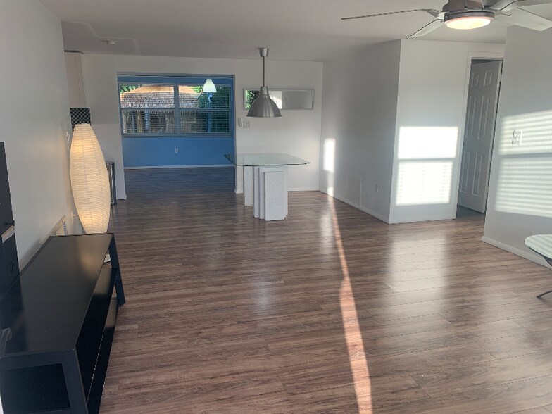 Building Photo - 9125 Sterling Ln