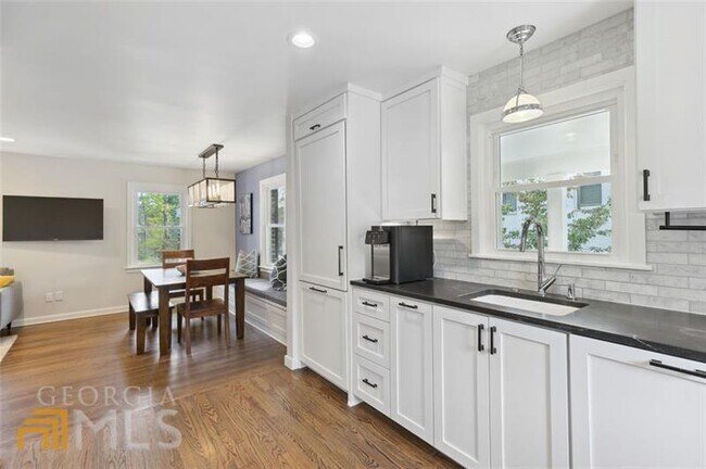 Building Photo - 2764 Green Meadows Ln NE
