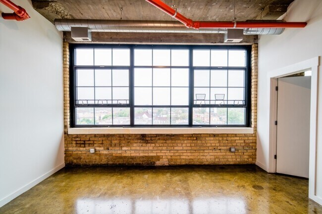 Building Photo - 2620 W Washington Blvd