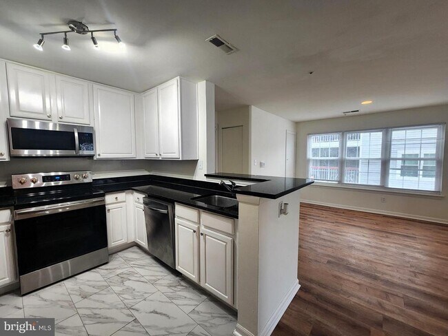 Building Photo - 18512 Boysenberry Dr