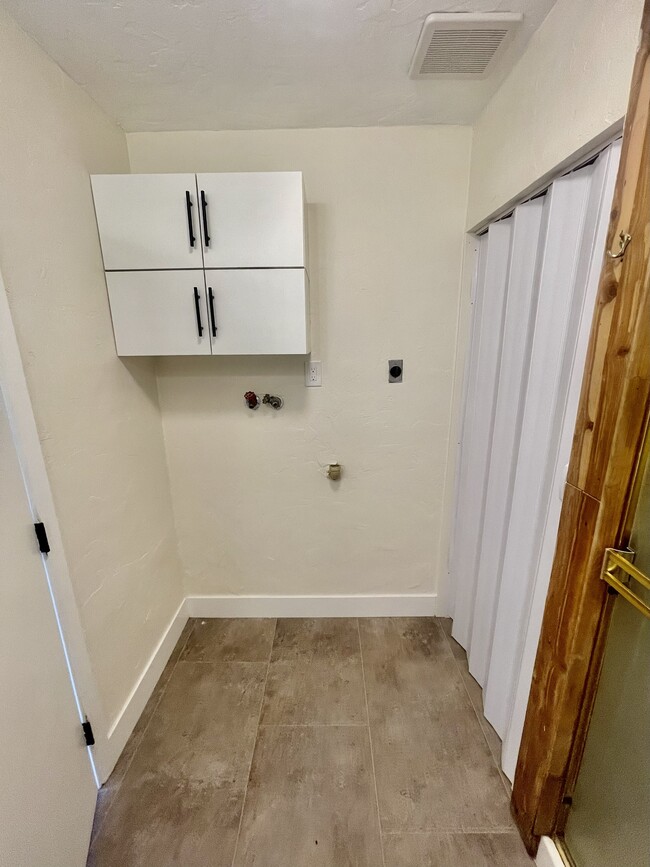 Building Photo - 13232 Rocky Ln