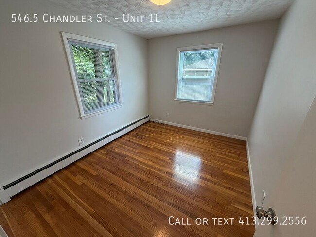 Building Photo - 546.5 Chandler St