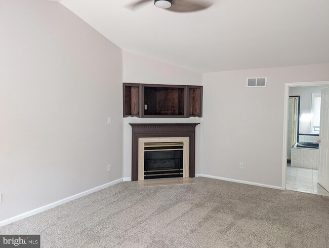 Building Photo - 114 Lenape Dr