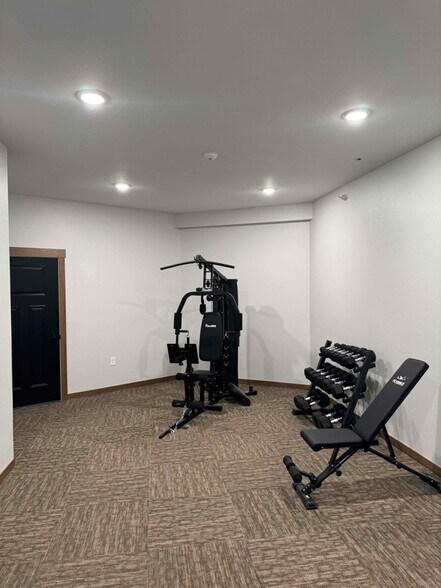 Building Photo - 600 Hickory St