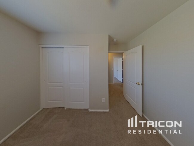 Building Photo - 40155 W Thornberry Ln