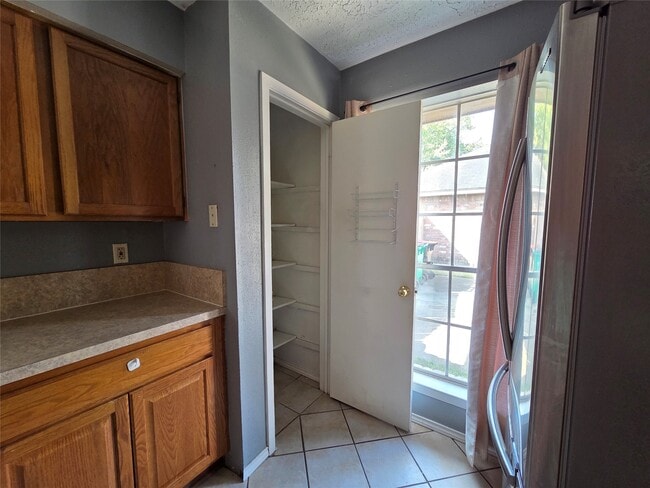 Building Photo - 19223 Woodglen Dr