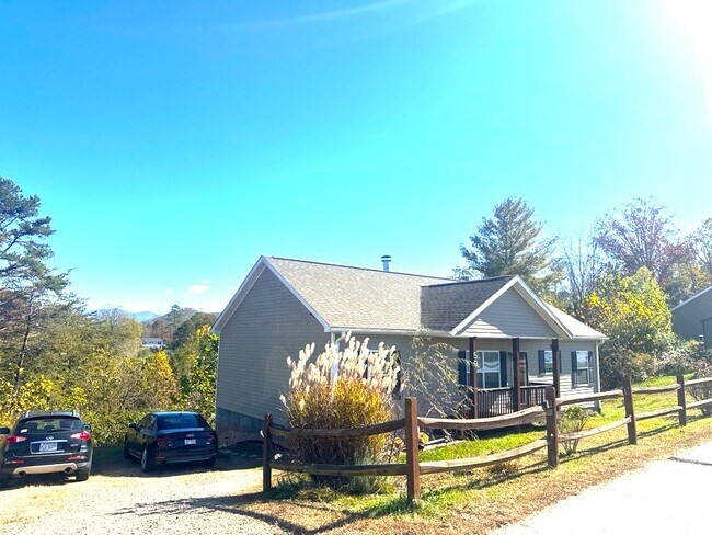 Building Photo - 50 Indian Paintbrush Ln