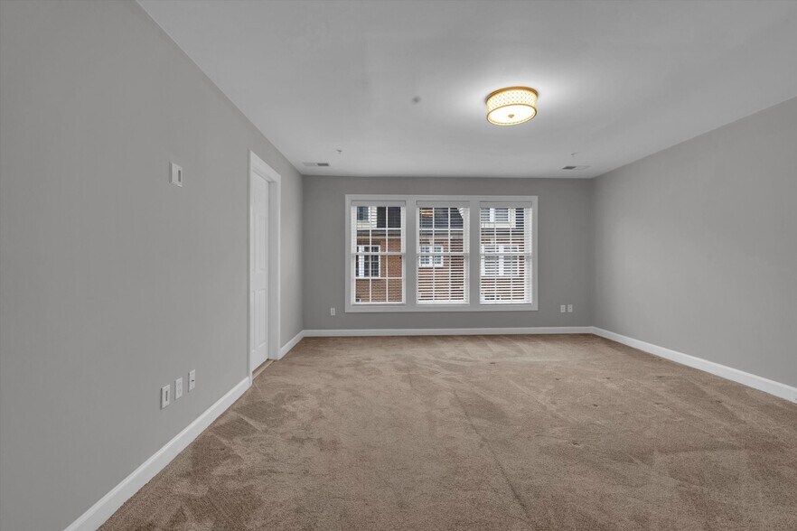 Building Photo - 7974 Vigne Ct