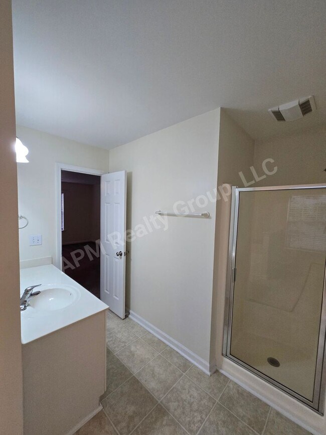 Building Photo - 212 Jasmine Pl Dr