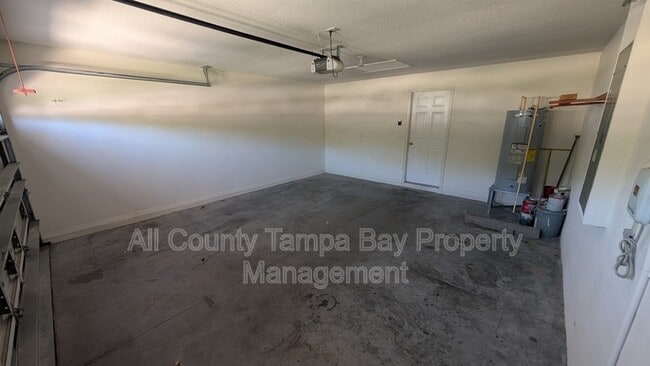 Building Photo - 25820 Crippen Dr
