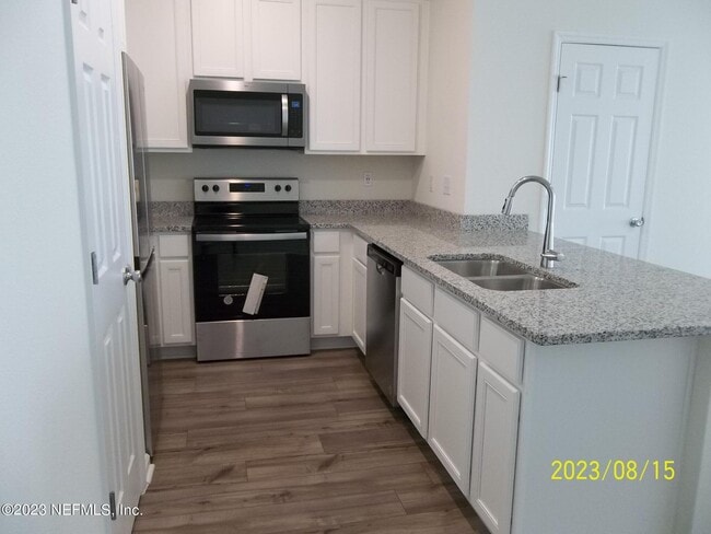 Building Photo - 6207 Ryegrass St