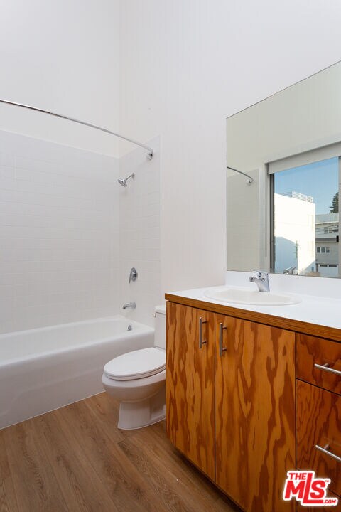 Building Photo - 11 Brooks Ave