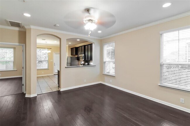 Building Photo - 13400 Briarwick Dr