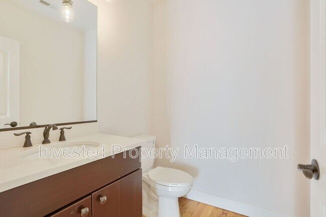 Building Photo - 2820 Josephine St