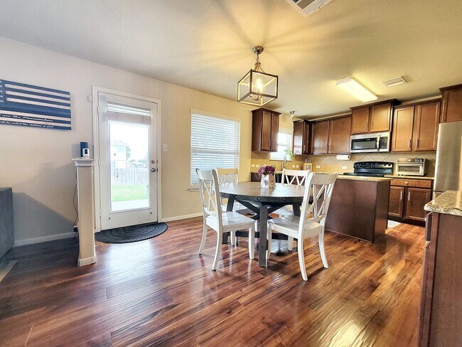 Building Photo - 222 Frio River Trail
