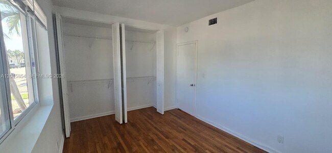 Building Photo - 615 82nd St