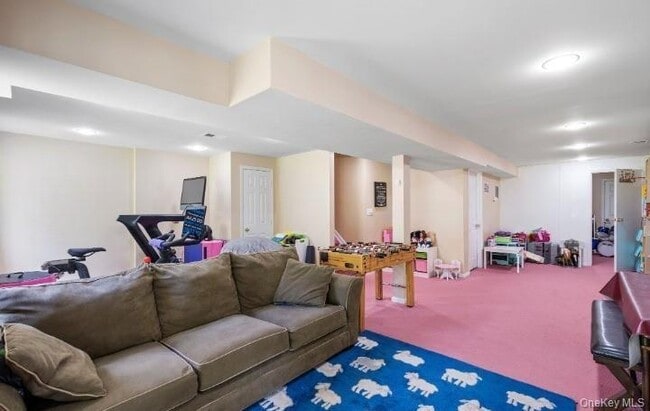 Building Photo - 5 Case Ct