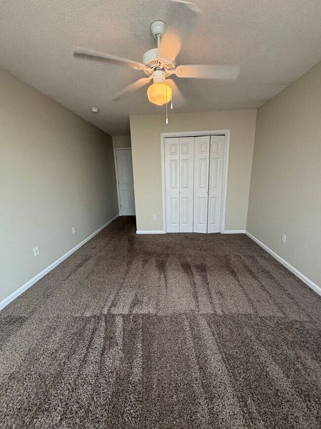Building Photo - 125 Winthrope Ln